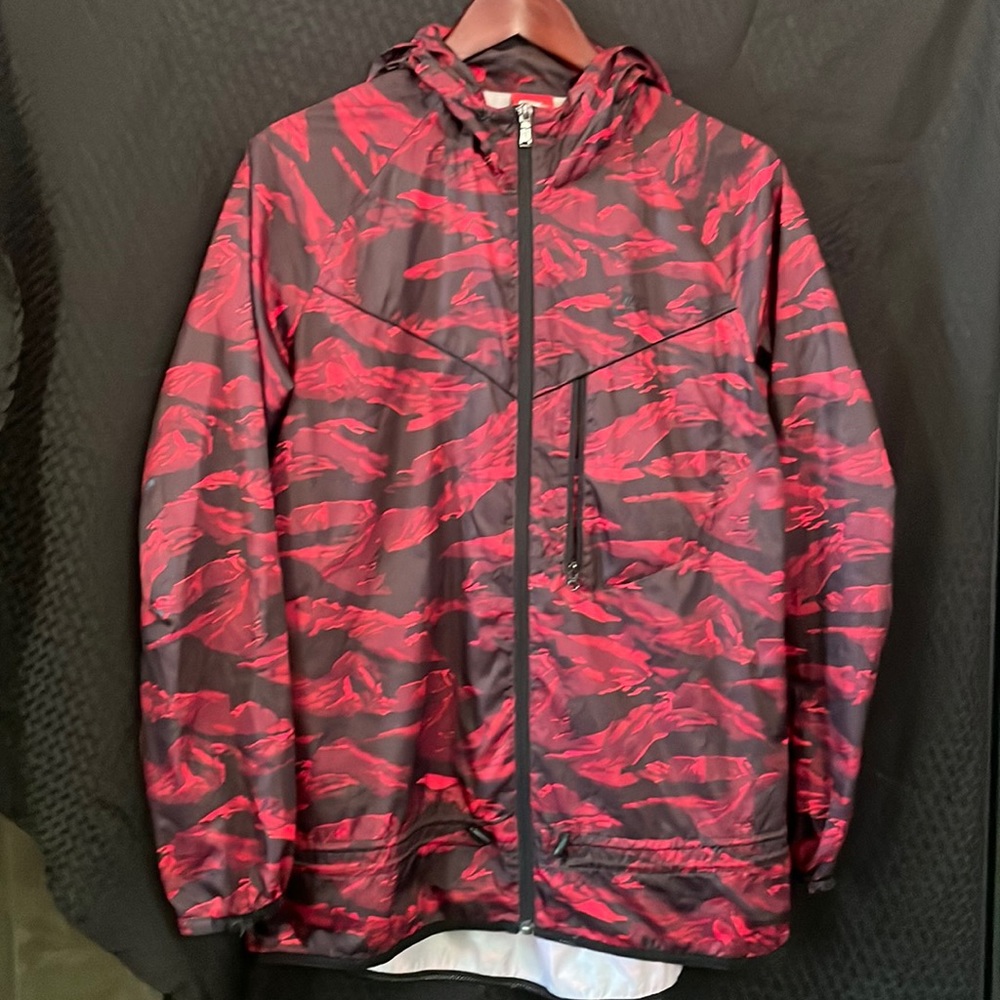 Nike running wind breaker
